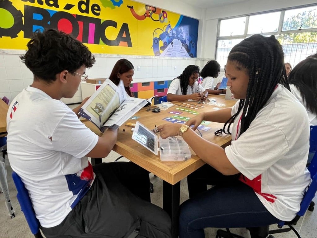 robótica em escolas estaduais da Bahia