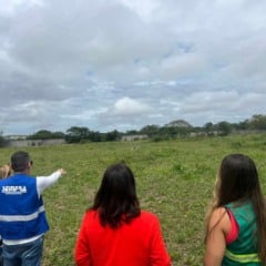 Aeroporto de Feira recebe inspeção para autorização da licença da usina de asfalto que ampliará a pista