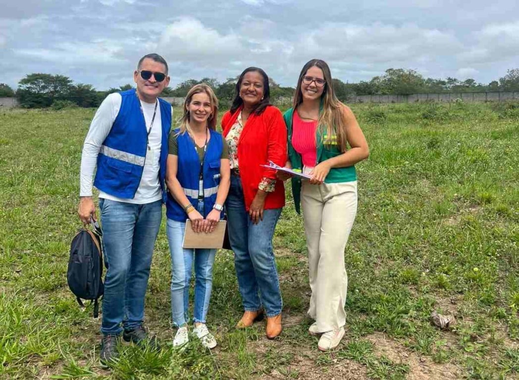 Aeroporto de Feira recebe inspeção para autorização da licença da usina de asfalto que ampliará a pista
