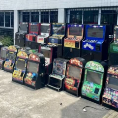 Polícia apreende 19 máquinas caça-níqueis e drogas no Centro de Abastecimento de Feira de Santana