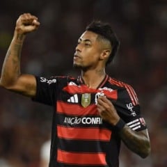 Bruno Henrique, do Flamengo, é condenado no STJD e pega 12 jogos de suspensão
