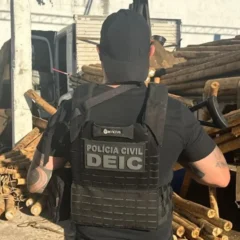 Polícia prende três pessoas após descobrir depósito de veículos e cargas roubadas em Poções