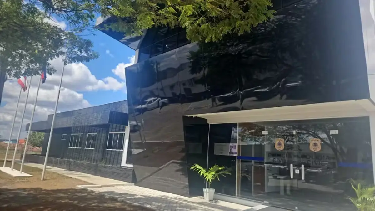 Adolescente suspeito de estuprar criança de 5 anos, morre após ser espancado por 10 homens