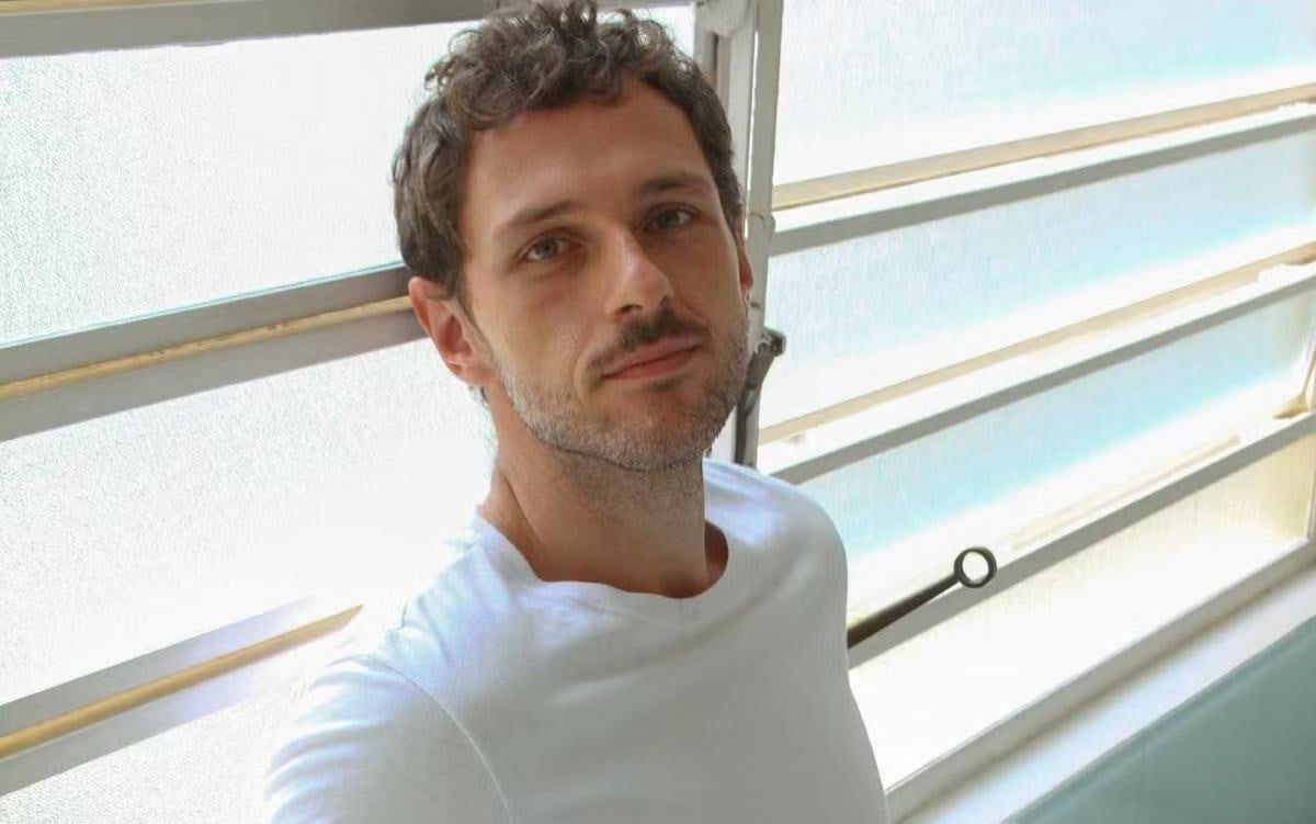 Conheça o ator Guilherme Magon, o Leonardo de "Vale Tudo"