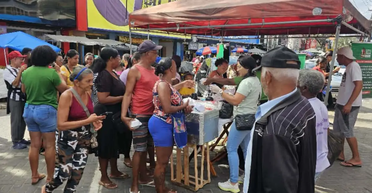Feirantes da Marechal realizam café da manhã coletivo para celebrar o aniversário de Feira de Santana