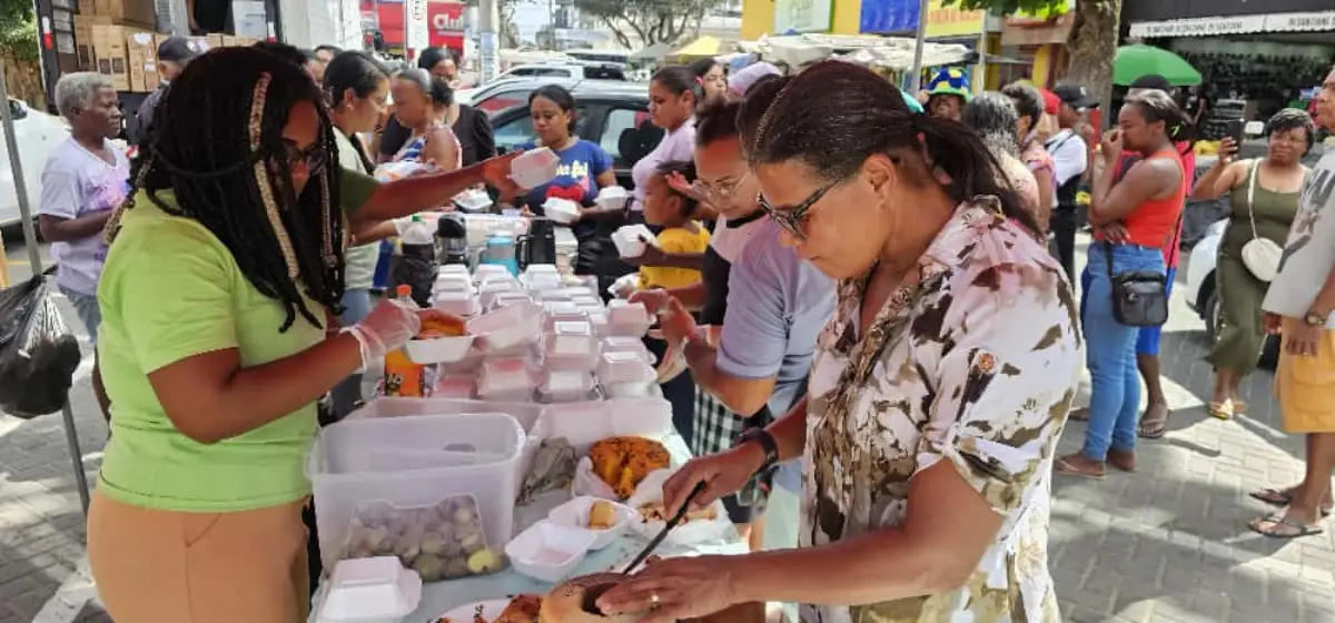 Feirantes da Marechal realizam café da manhã coletivo para celebrar o aniversário de Feira de Santana