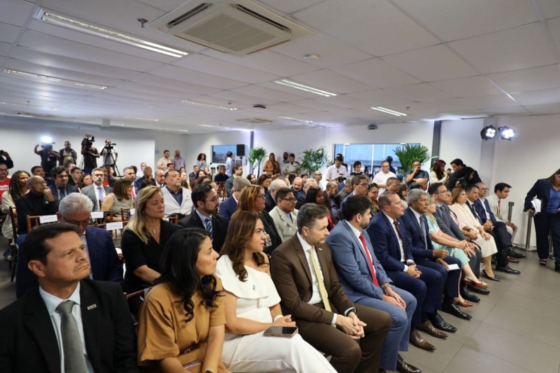 Governo zera fila de promoções nas universidades estaduais e reajusta salários de diretores e professores de escolas