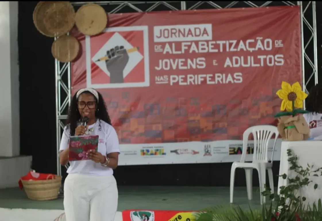 Jornada da Alfabetização em bairros de Feira - vânia Vitória