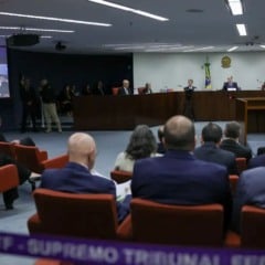 Apenas um réu comparece ao 1° dia de julgamento da trama golpista