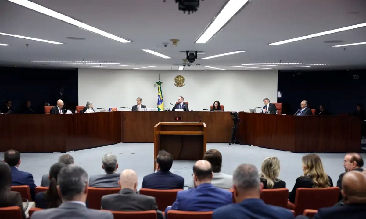 AO VIVO: STF retoma julgamento de Bolsonaro; Cármen Lúcia vota