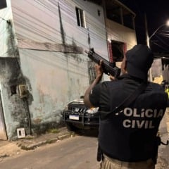 Operação contra responsáveis por tiroteios em Salvador e RMS alcança 14 pessoas; três morreram em confronto com a polícia