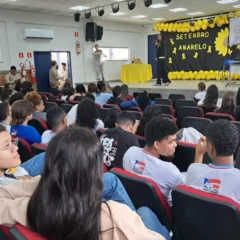 Palestra debate uso responsável das redes sociais e saúde mental dos adolescentes