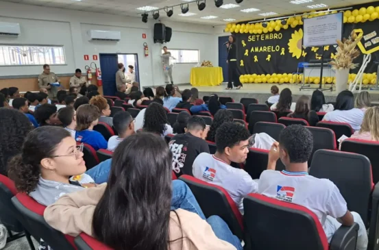 Palestra debate uso responsável das redes sociais e saúde mental dos adolescentes