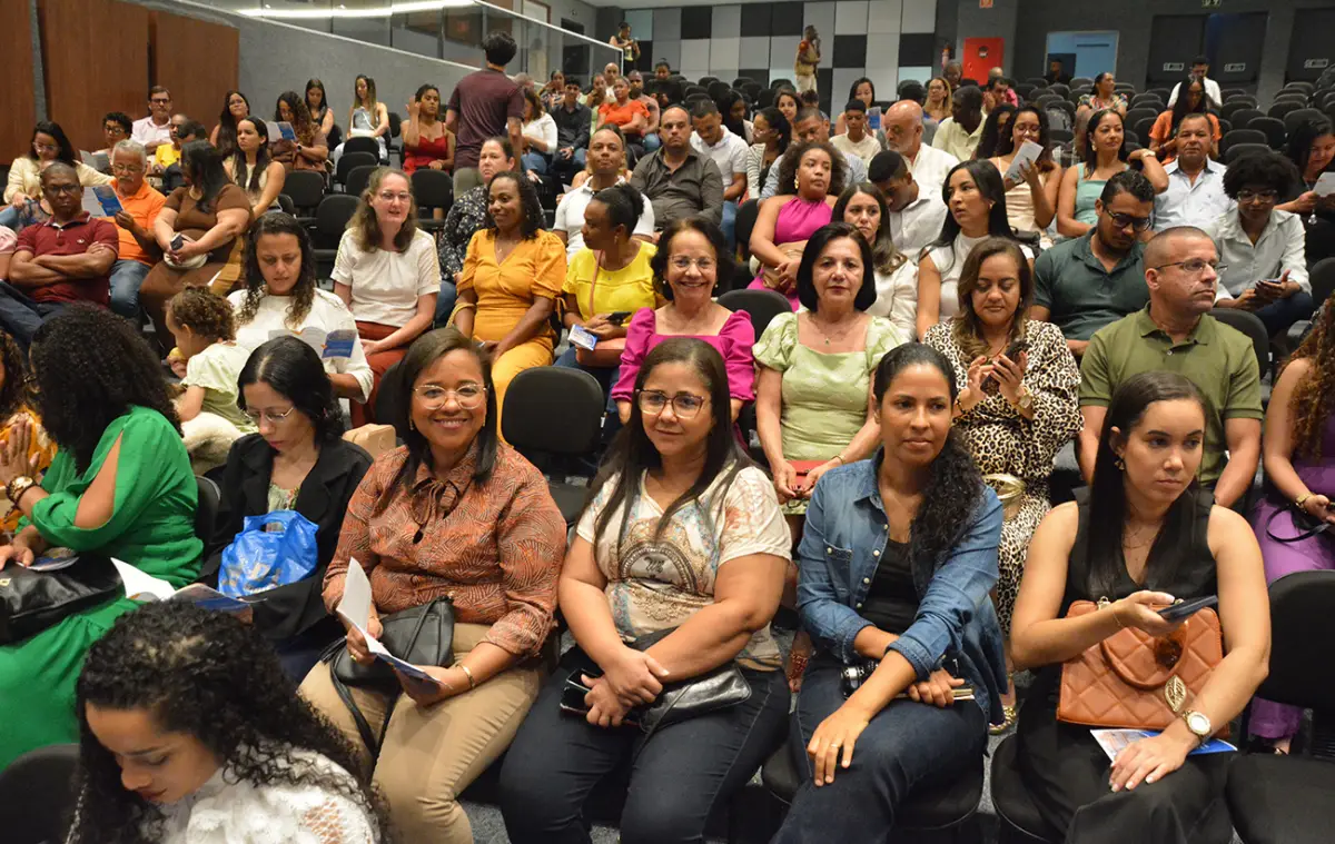 Nove professores tomam posse para reforçar a rede municipal de ensino