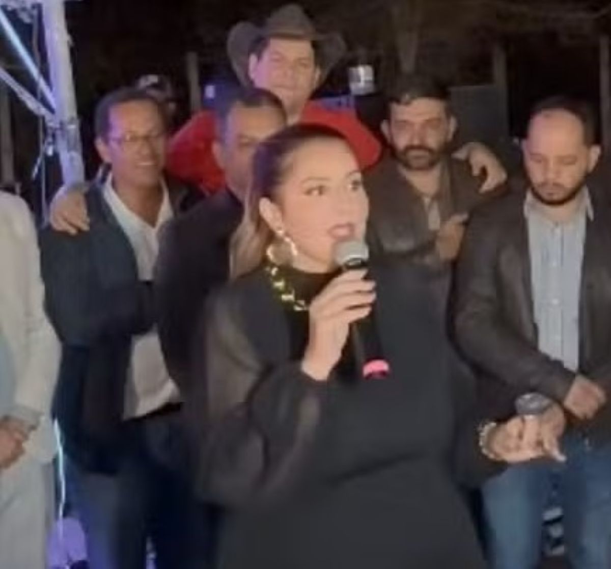 Prefeita critica João Gomes após cantor cancelar show para acompanhar nascimento do 2º filho