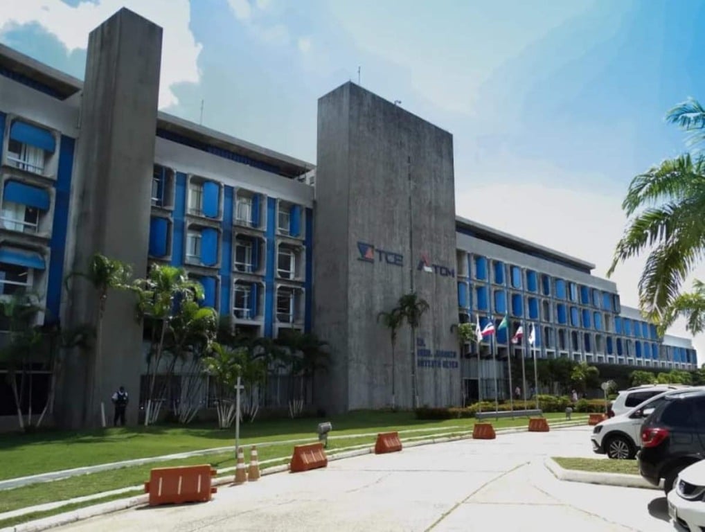 TCM multa ex-prefeito em R$ 5 mil por superfaturamento em contratos na saúde