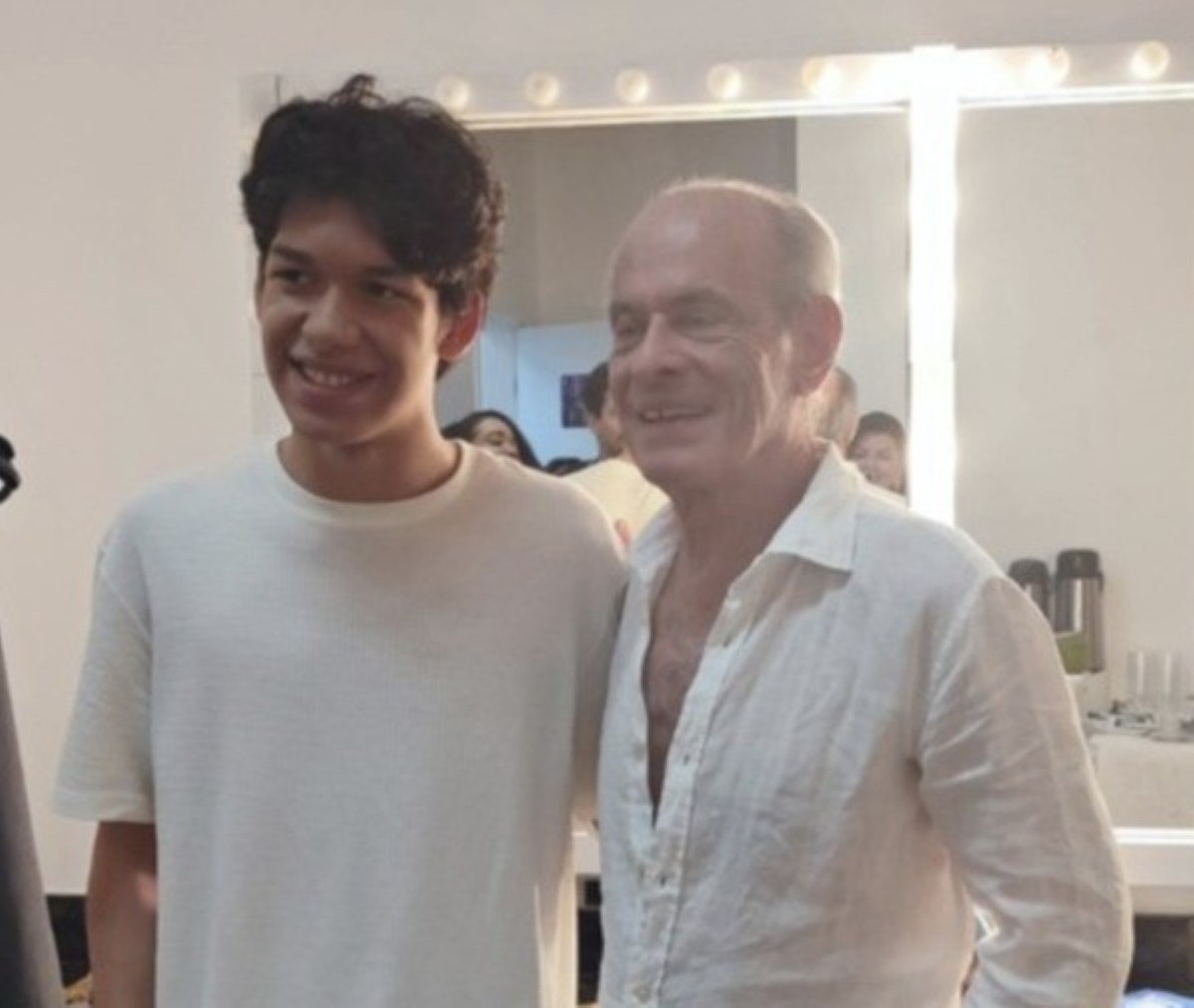 Estudante que viralizou ao interpretar música de Ney Matogrosso conhece artista