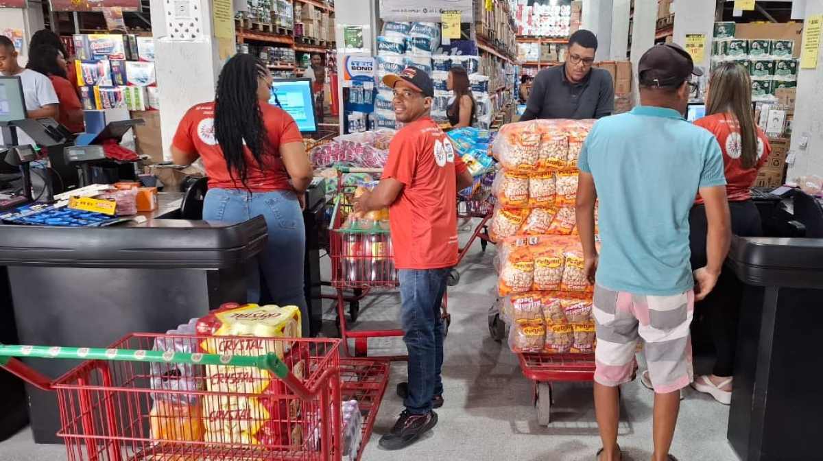 Com café da manhã para os clientes, Grupo 2 de julho celebra 30 anos de existência; ofertas especiais fazem parte da comemoração