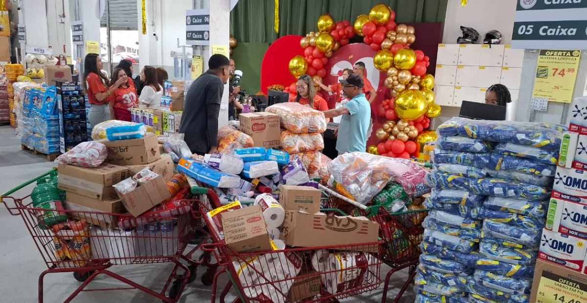 Com café da manhã para os clientes, Grupo 2 de julho celebra 30 anos de existência; ofertas especiais fazem parte da comemoração