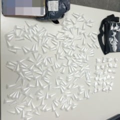 Suspeito de tráfico de drogas é preso no distrito de Humildes com mais de 200 pinos de cocaína