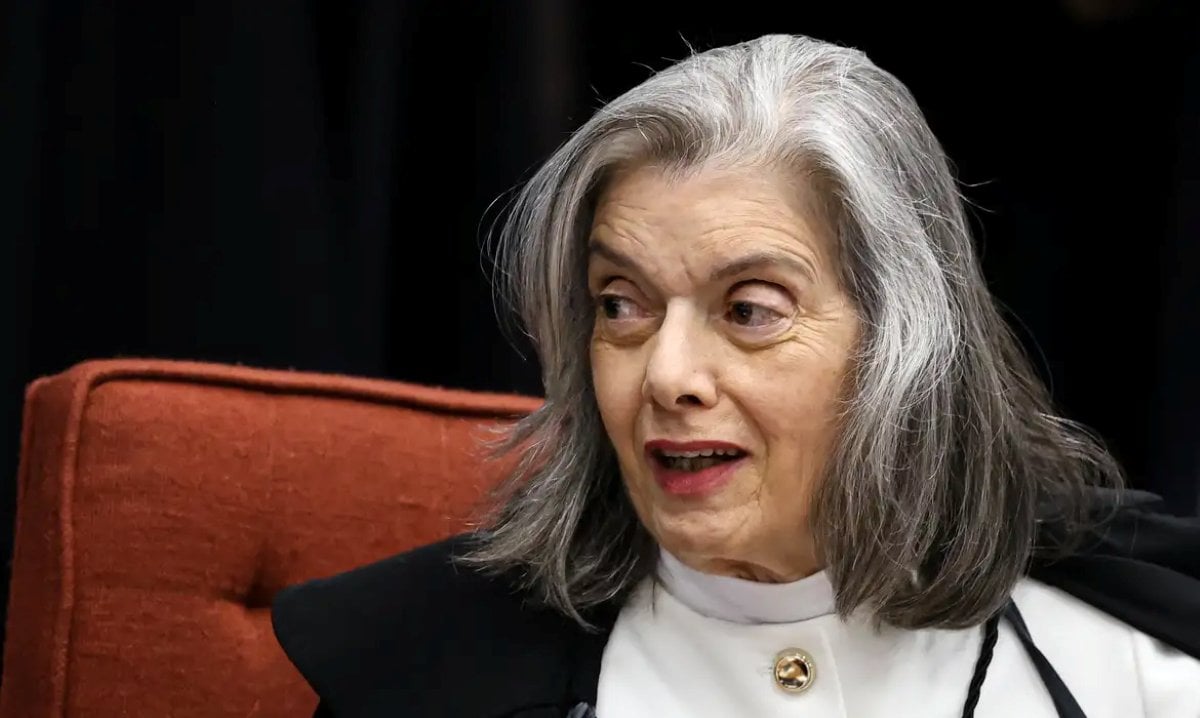 Voto de Cármen Lúcia forma maioria pela condenação de Bolsonaro e mais sete aliados