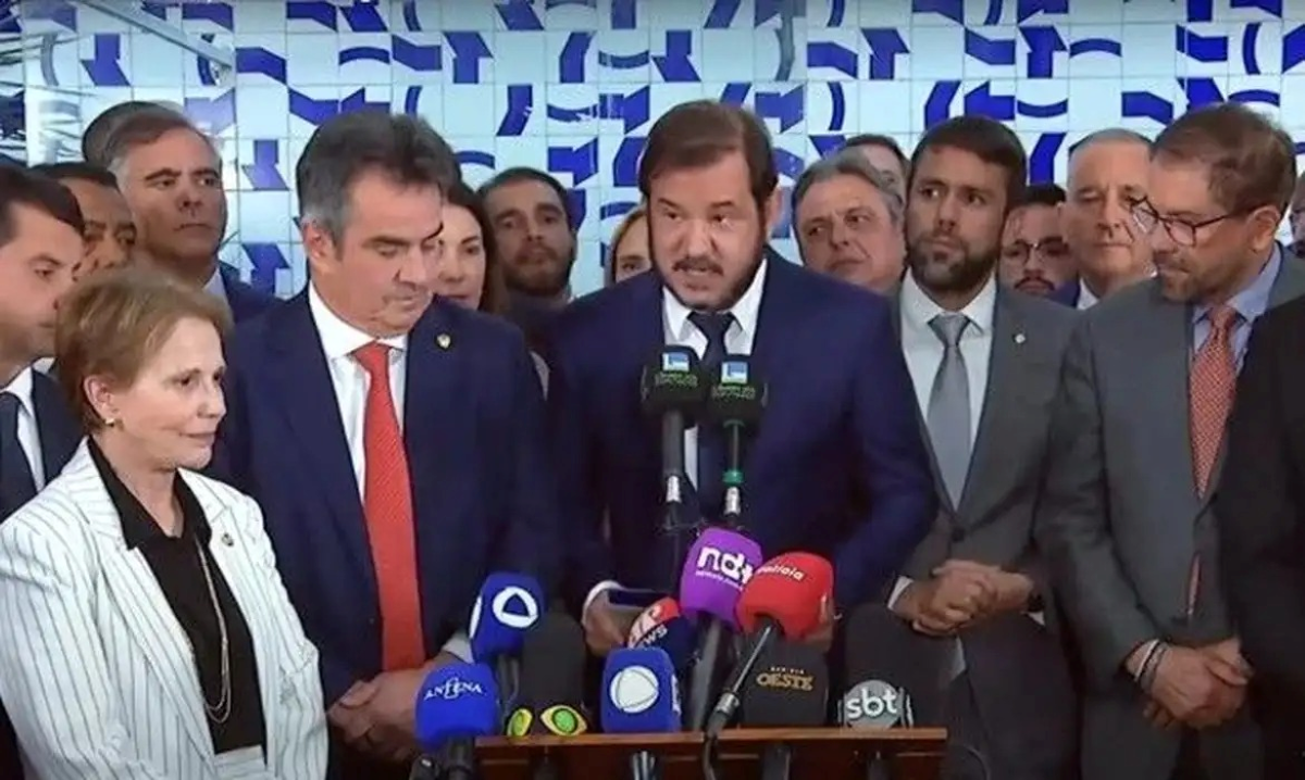deputados senadores