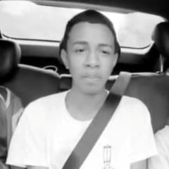 Dupla de arrocha Samuel e Mateus com o pai (esq.)