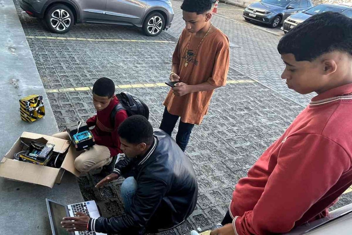 Alunos de escola municipal do distrito de Jaíba são premiados em Olimpíada Brasileira de Robótica