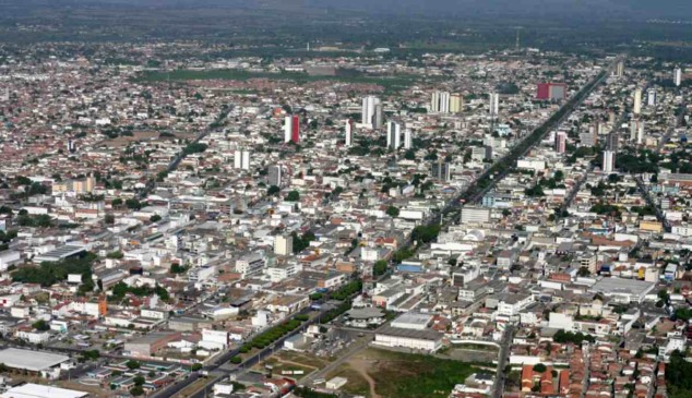 Feira do amanhã: os desafios e estratégias para o crescimento urbano dos 192 até os 200 anos Feira do amanhã: os desafios e estratégias para o crescimento urbano dos 192 até os 200 anos