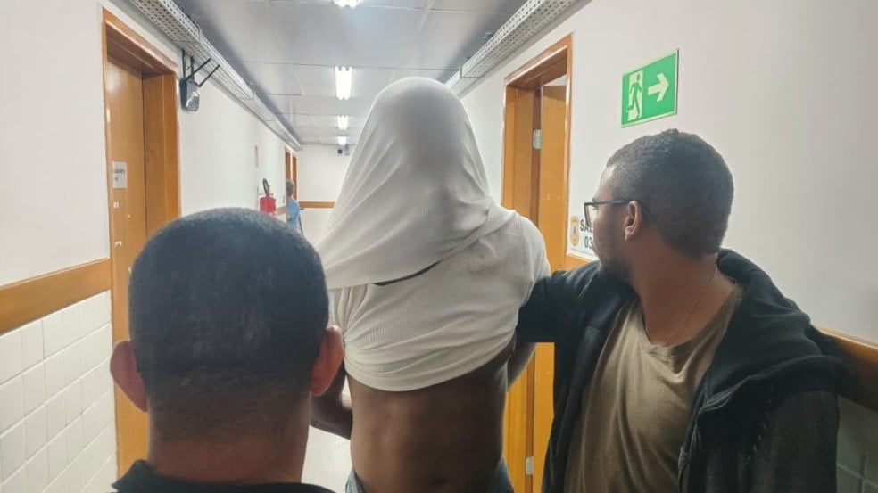 Suspeito de estrangular mulher no conjunto Feira X alega que mantinha relacionamento com a vítima