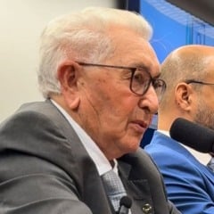 Professor Josué Mello
