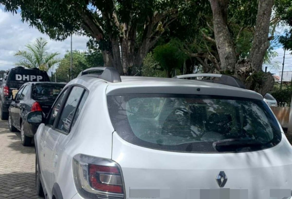 Carro com restrição de furto é recuperado pela PM em Feira de Santana