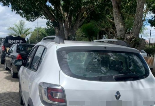 Carro com restrição de furto é recuperado pela PM em Feira de Santana