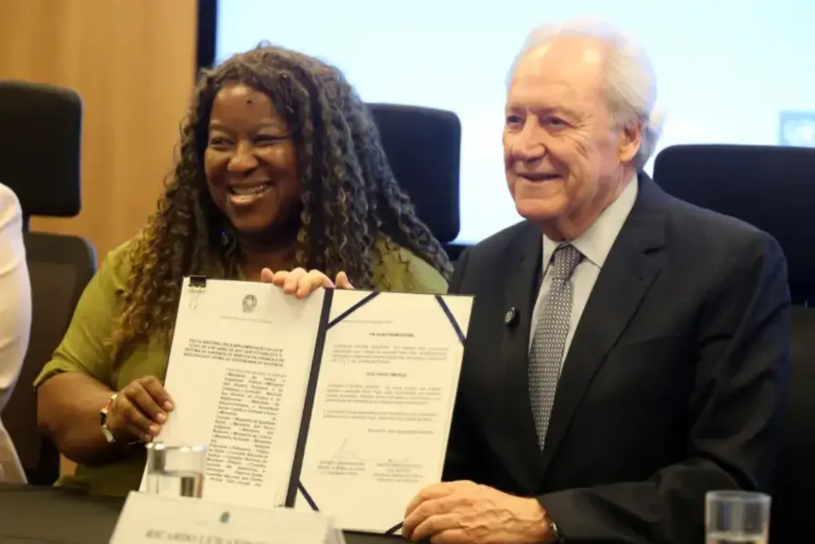Nova classificação indicativa para apps e jogos; medida deve ampliar proteção de crianças na internet