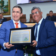 Médico Antônio Fábio Teixeira (esq.) e vereador Lulinha | Foto: Reprodução / Câmara de Vereadores de Feira de Santana 