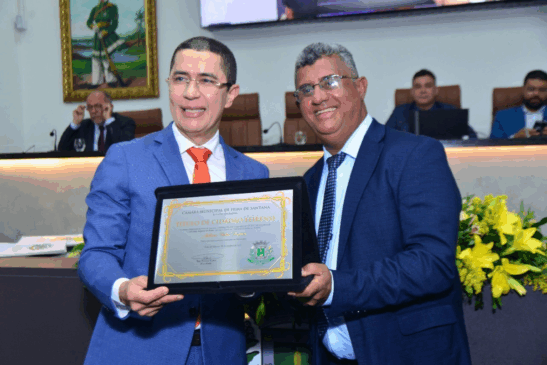 Médico Antônio Fábio Teixeira (esq.) e vereador Lulinha | Foto: Reprodução / Câmara de Vereadores de Feira de Santana 