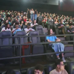 Mega Revisão da Unex lota salas de cinema reúne centenas de estudantes em preparação para o Enem 2025
