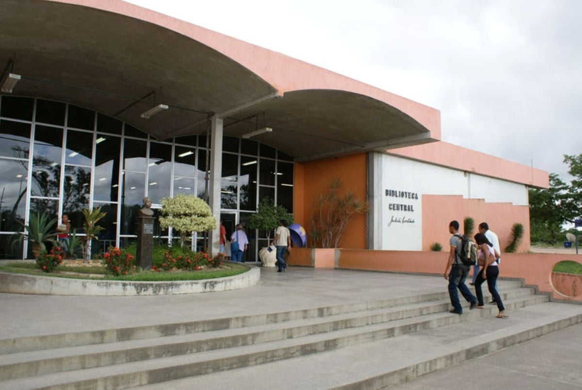 Biblioteca Central da Uefs