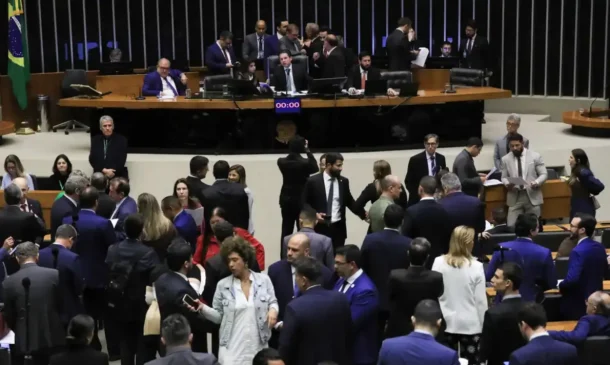 Câmara dos Deputados aumenta penas para crimes como extorsão e escudo humano