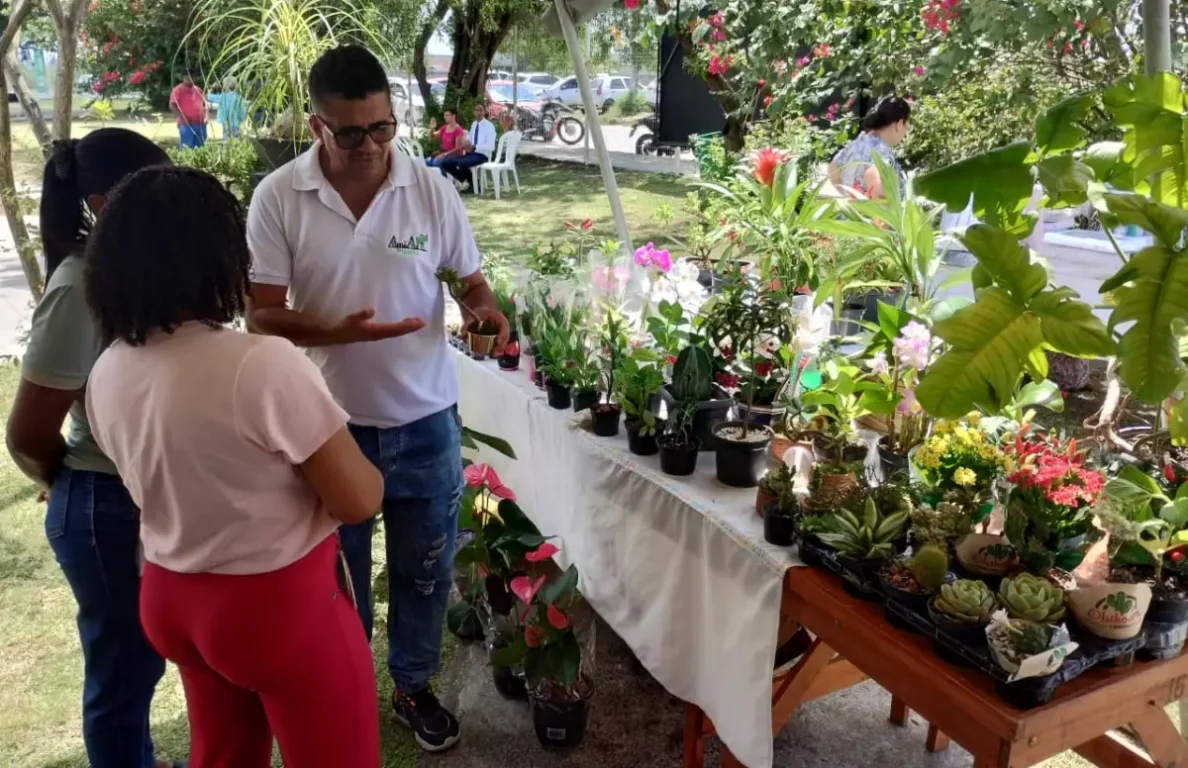 Feirinha de Empreendedorismo celebra o Dia do Servidor Público no HGCA