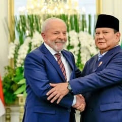 Lula ao lado do presidente da Indonésia, Prabowo Subianto. — Foto: Ricardo Stuckert / PR