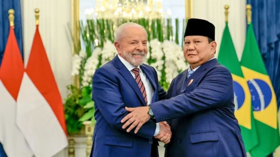 Lula ao lado do presidente da Indonésia, Prabowo Subianto. — Foto: Ricardo Stuckert / PR