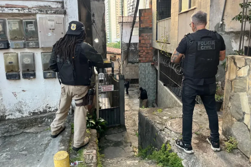 Operação prende suspeito e cumpre novos mandados contra crimes virtuais em Salvador Operação prende suspeito e cumpre novos mandados contra crimes virtuais em Salvador