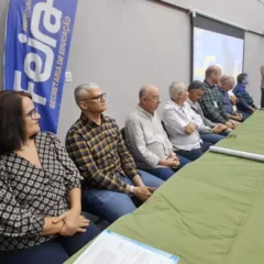 Canal do Sertão Baiano é debatido em reunião com prefeitos, técnicos e lideranças estaduais em Feira de Santana