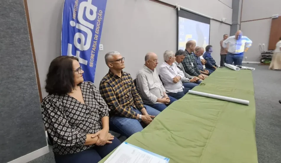 Canal do Sertão Baiano é debatido em reunião com prefeitos, técnicos e lideranças estaduais em Feira de Santana Canal do Sertão Baiano é debatido em reunião com prefeitos, técnicos e lideranças estaduais em Feira de Santana