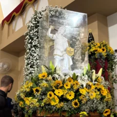 Imagem de São Miguel Arcanjo chega a Feira de Santana em peregrinação histórica Imagem de São Miguel Arcanjo chega a Feira de Santana em peregrinação histórica
