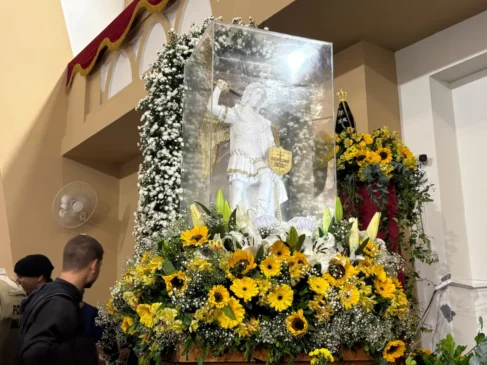 Imagem de São Miguel Arcanjo chega a Feira de Santana em peregrinação histórica Imagem de São Miguel Arcanjo chega a Feira de Santana em peregrinação histórica