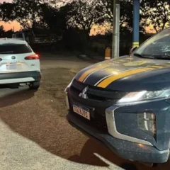 PRF prende condutor com documento falso em Feira de Santana