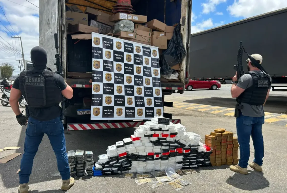 Polícia apreende 250 quilos de drogas que saíram de São Paulo com destino a Vitória da Conquista