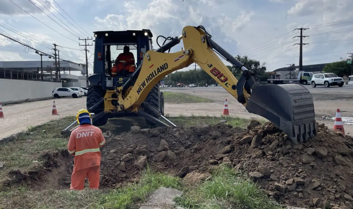 canteiro de obras da duplicação do Anel de Contorno